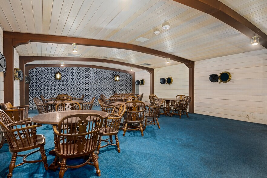 More Photos Of 615 N Upper Broadway St, Corpus Christi Office For Sale