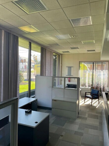 More Photos Of 96 S Main St, Sellersville Bank For Sale