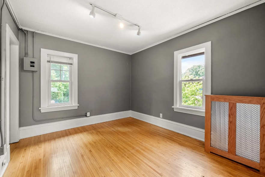 More Photos Of 2232-2242 Carter Ave, Saint Paul Unknown For Lease