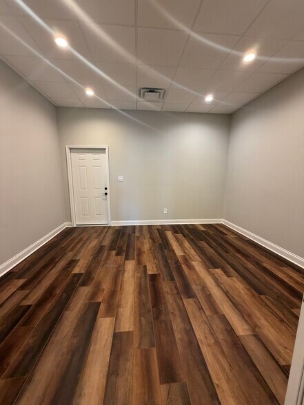 More Photos Of 3520 US Highway 41 N, Byron General Retail For Lease