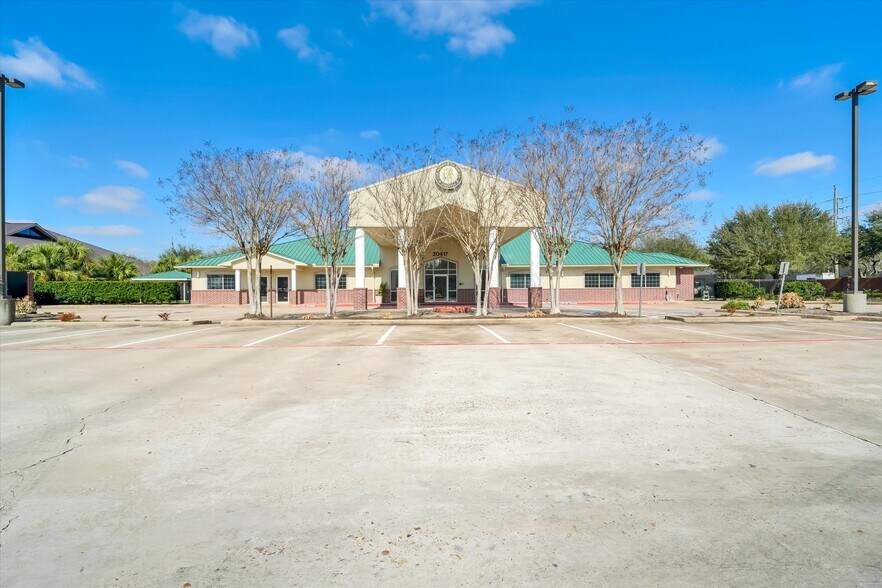 More Photos Of 20417 S University Blvd, Missouri City Schools For Lease