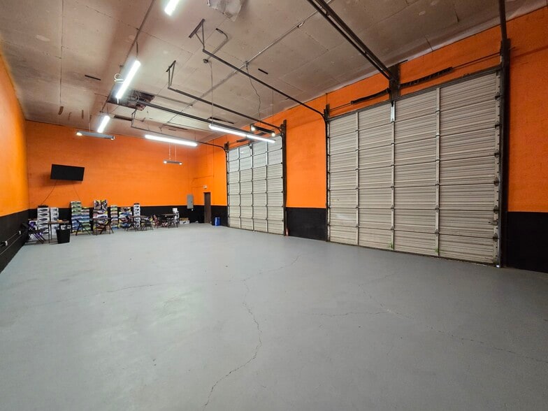 More Photos Of 5210 N Middlebrook Pike, Knoxville Warehouse For Sale