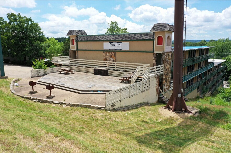 More Photos Of 1900 W 76 Country Blvd, Branson Hotel For Sale