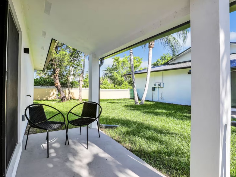 More Photos Of 2616 Lakeview Dr, Naples Apartments For Sale