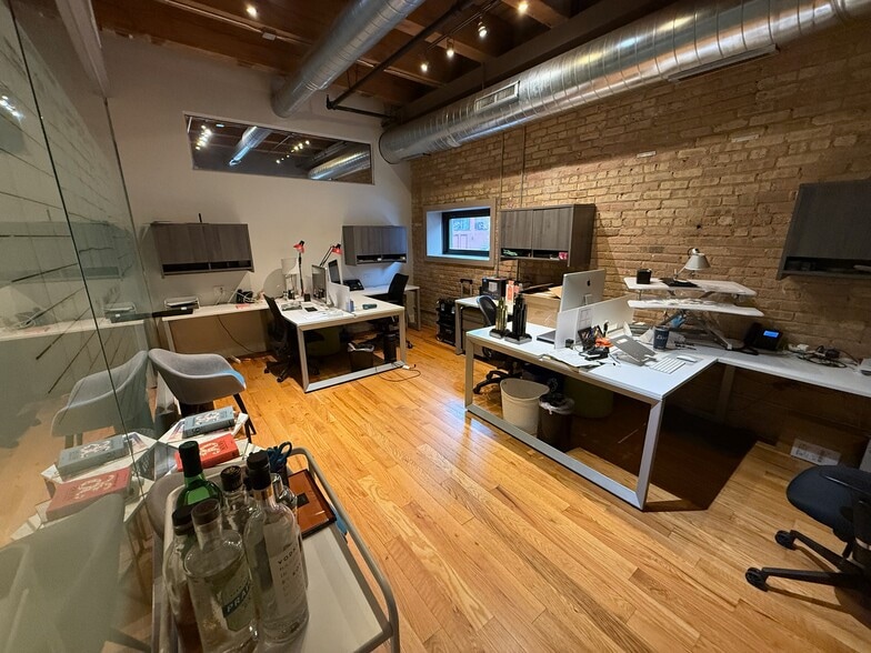More Photos Of 106 N Aberdeen St, Chicago Office Residential For Sale