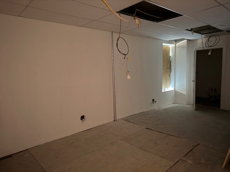 More Photos Of 3852 10th Ave, New York Apartments For Lease