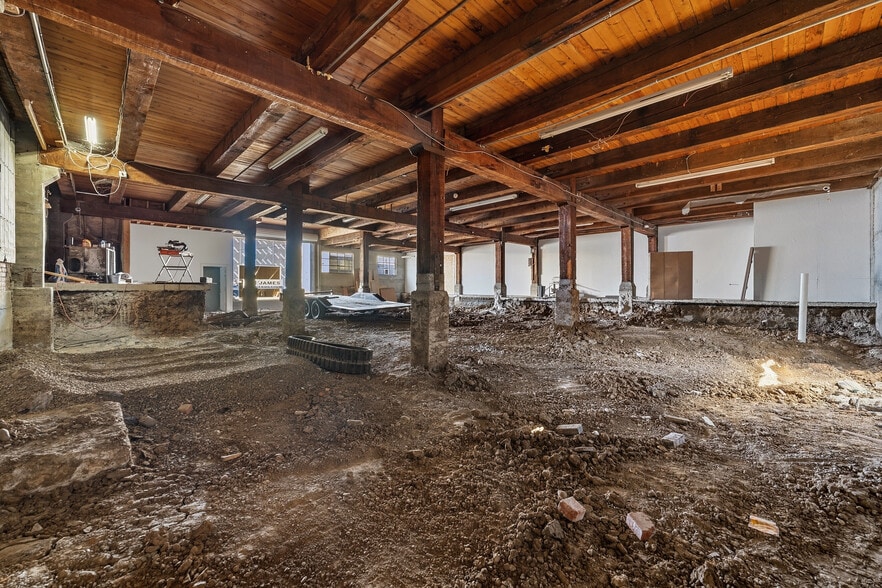 More Photos Of 316 Front St, Medford Specialty For Sale
