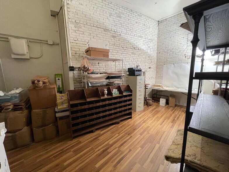 More Photos Of 1903 Cahaba Rd, Mountain Brook Storefront For Lease