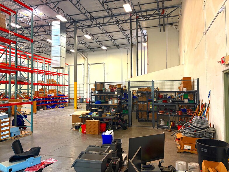 More Photos Of 596 E Germann Rd, Gilbert Warehouse For Lease