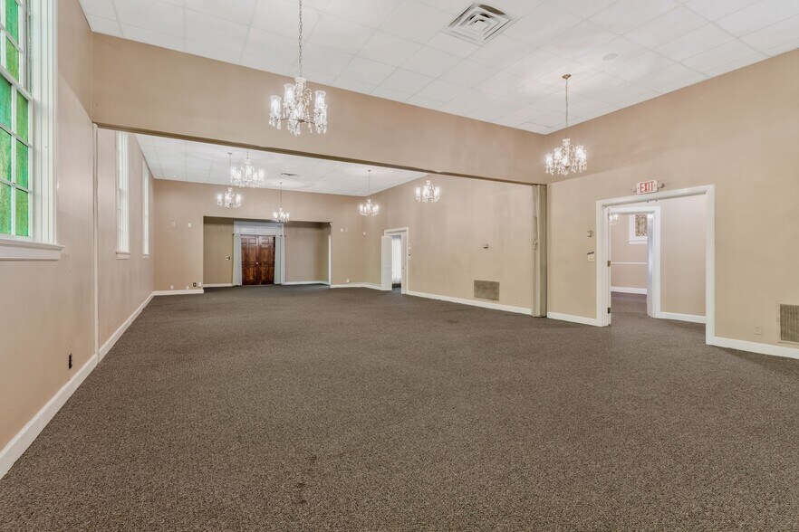 More Photos Of 904 Gallatin Ave, Nashville General Retail For Sale