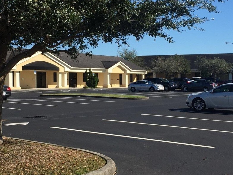 More Photos Of 625 Commerce Dr, Lakeland Medical For Lease