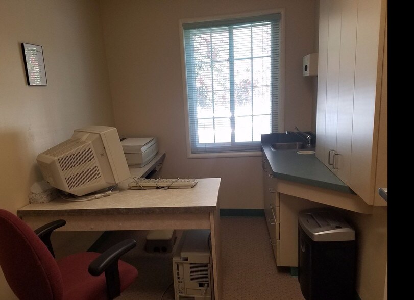 More Photos Of 1041 McKeever Ave, Hayward Medical For Sale