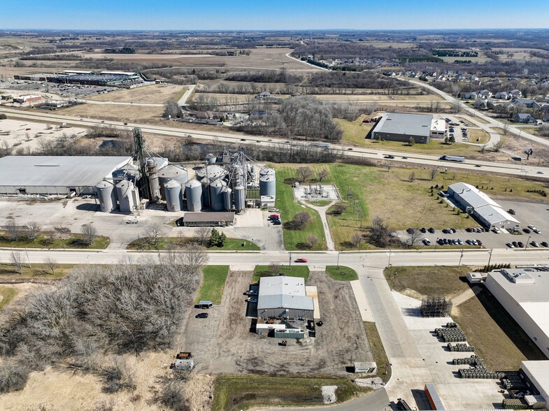 More Photos Of 201 Grell Ln, Johnson Creek Manufacturing For Sale