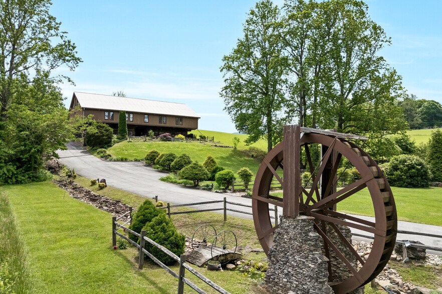 More Photos Of 7264 E Lamar Alexander Pky, Townsend Freestanding For Sale