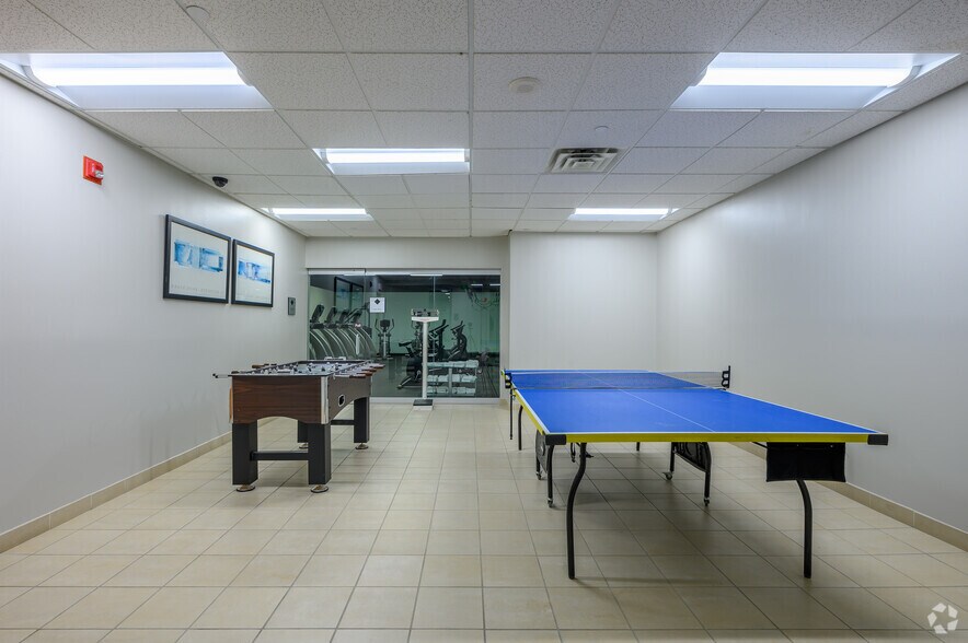 More Photos Of 8111 Lyndon B Johnson Fwy, Dallas Office For Lease