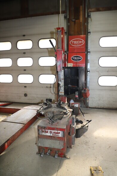 More Photos Of 229 Canal St, Brattleboro Auto Salvage Facility For Sale