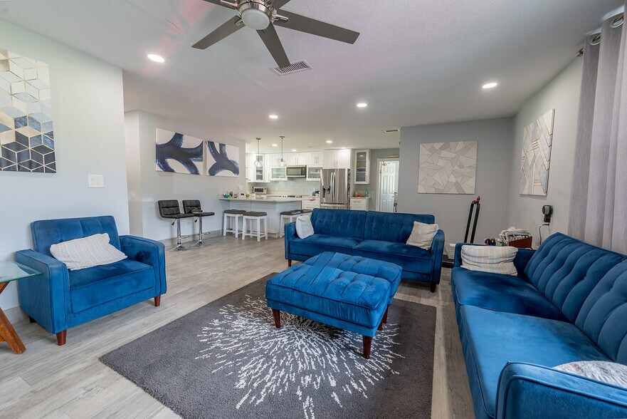 More Photos Of 1757 N Temple Ave, Starke Hotel For Sale