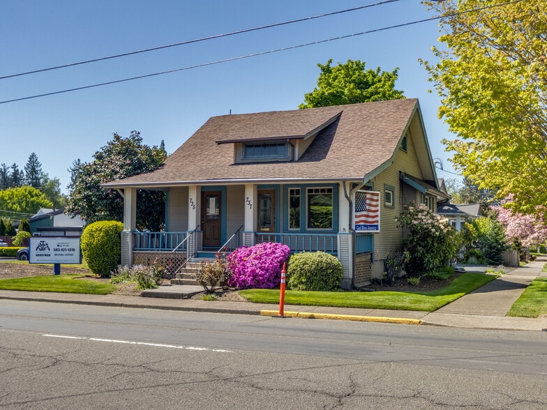 More Photos Of 737 NW Adams St, McMinnville Office For Sale