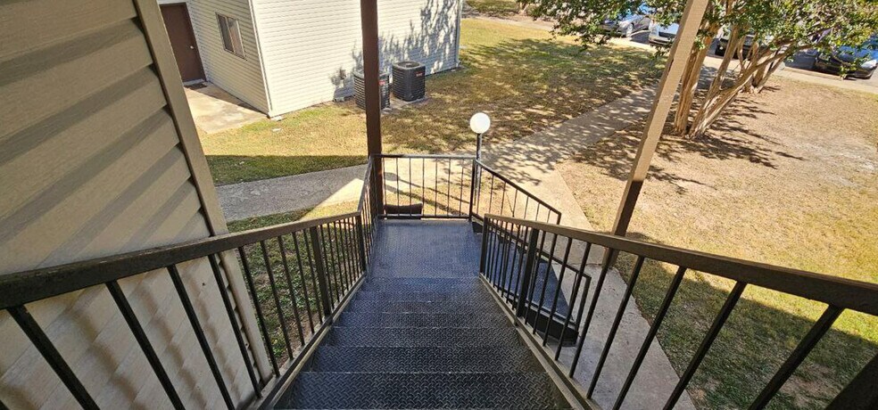 More Photos Of 401 N Cumberland Ave, Russellville Apartments For Sale