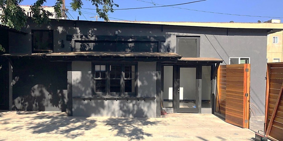 Primary Photo Of 5119 Melrose Ave, Los Angeles Loft Creative Space For Lease
