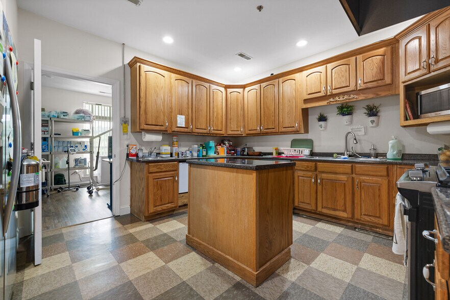 More Photos Of 419 Pin Hook Rd, Spring City Assisted Living For Sale