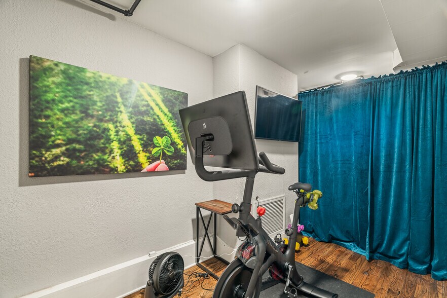 More Photos Of 124 S Gay St, Knoxville Apartments For Lease