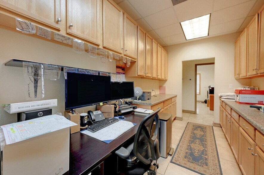 More Photos Of 1300 Universal City Blvd, Universal City Warehouse For Sale