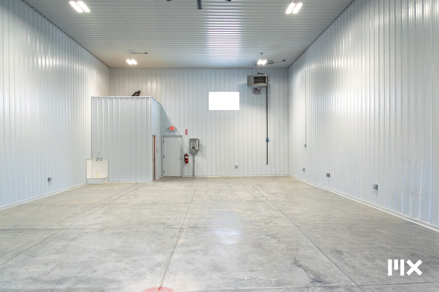 More Photos Of 1709 Dewent St, Jenison Light Manufacturing For Lease