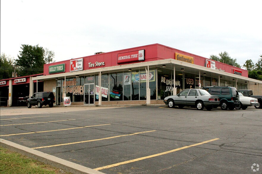 More Photos Of 405-523 E 24 Hwy, Independence General Retail For Sale
