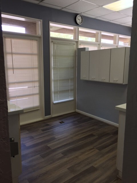More Photos Of 8075 E Morgan Trl, Scottsdale Medical For Lease
