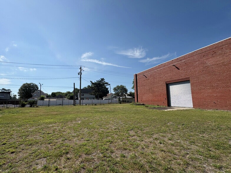 More Photos Of 200 White Horse Pike, Egg Harbor City Flex For Sale