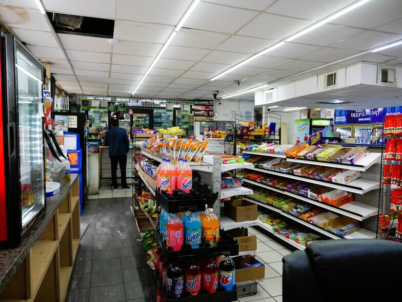 More Photos Of 8435 Tidwell Rd, Houston Service Station For Sale