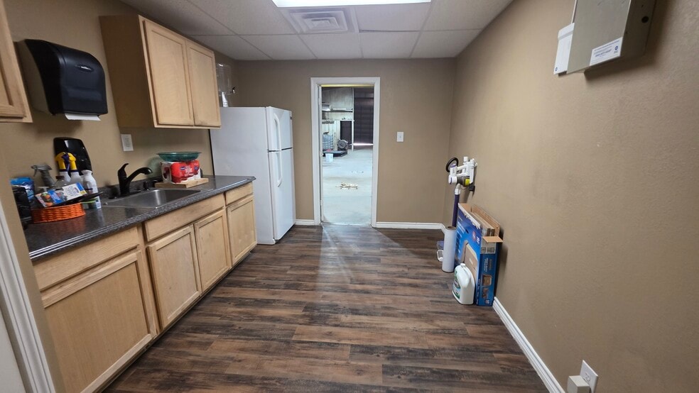 More Photos Of 3351 Westover Dr, Odessa Service For Sale
