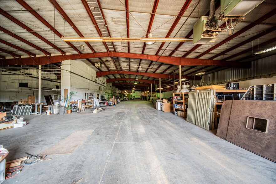 More Photos Of 501 Lakeshore Dr, Kuttawa Warehouse For Sale