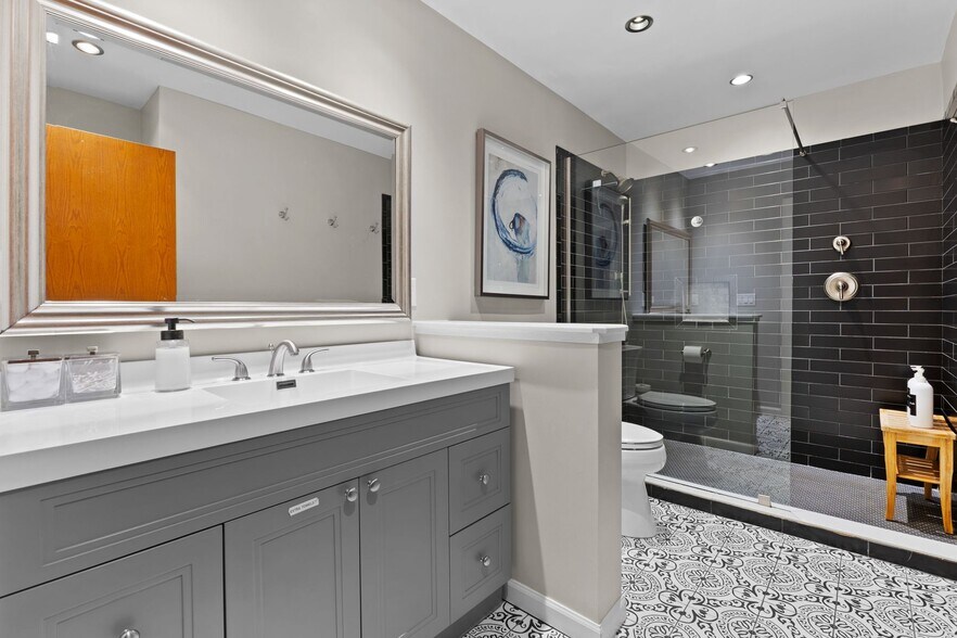 More Photos Of 228 Main St, Racine Restaurant For Sale