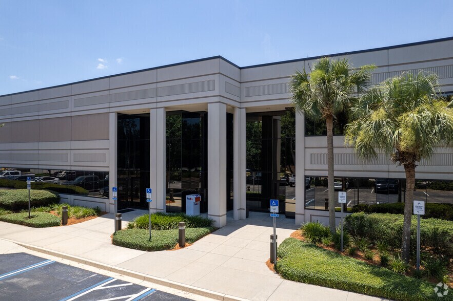 More Photos Of 12735 Gran Bay Pky W, Jacksonville Light Distribution For Lease