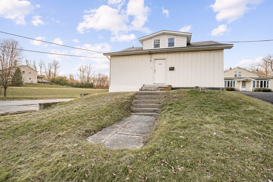 More Photos Of 457 Violet Ave, Poughkeepsie General Retail For Sale