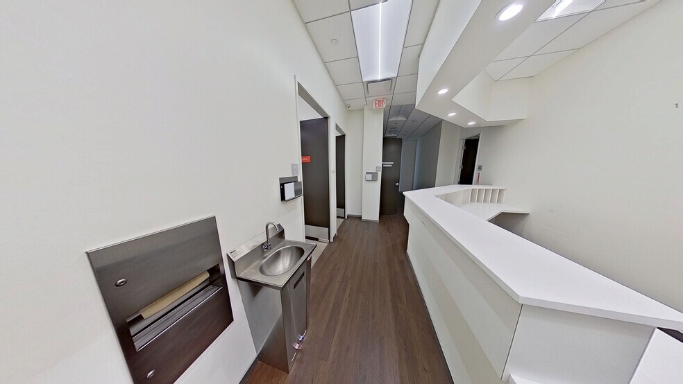 More Photos Of 520 Deep Valley Dr, Rolling Hills Estates Hospital For Lease
