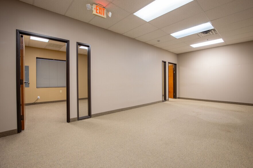 More Photos Of 1022 S Greenville Ave, Allen Unknown For Lease