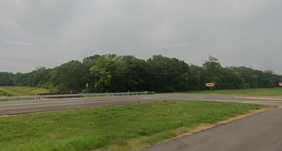 More Photos Of 100 FM 2004, Lake Jackson Land For Sale