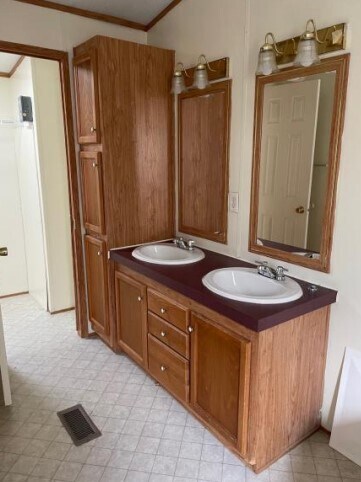 More Photos Of 2511 S Bypass 35, Alvin Manufactured Housing Mobile Home Park For Sale