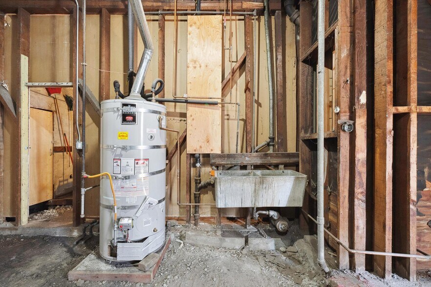 More Photos Of 309 63rd St, Oakland Apartments For Sale