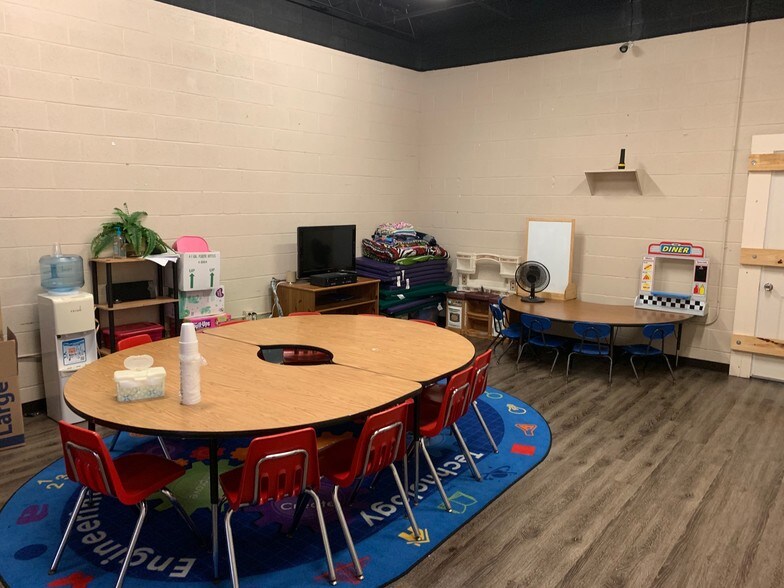 More Photos Of 2000 Cedar Dr, La Marque Unknown For Lease