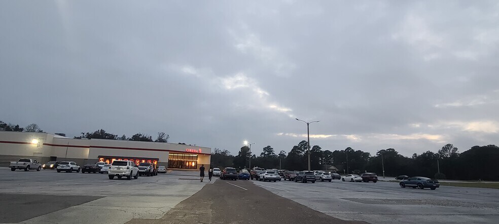 More Photos Of 101-143 City Smitty Dr, Saint Marys Unknown For Lease