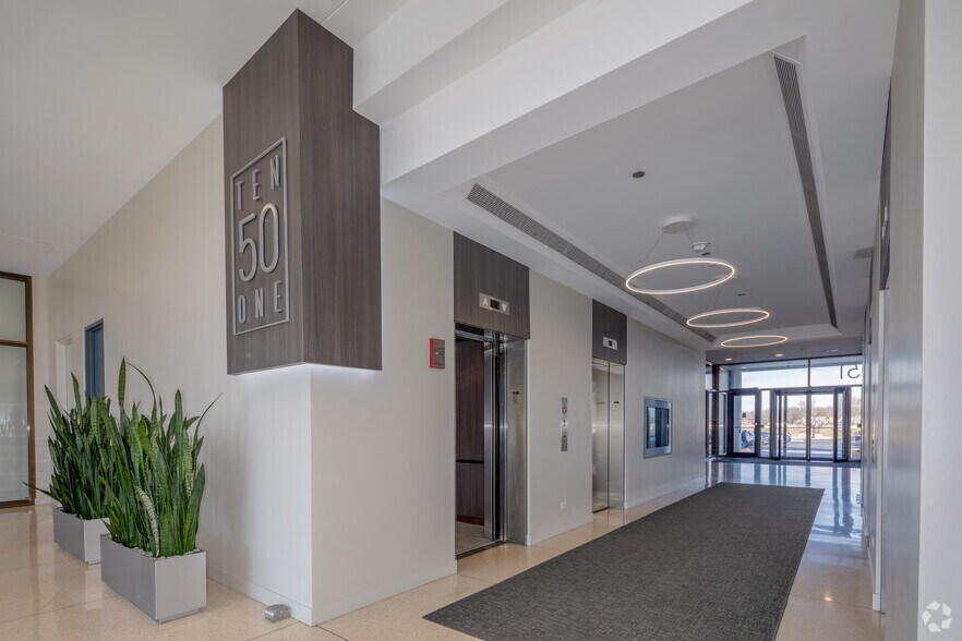 More Photos Of 1051 Perimeter Dr, Schaumburg Office For Lease