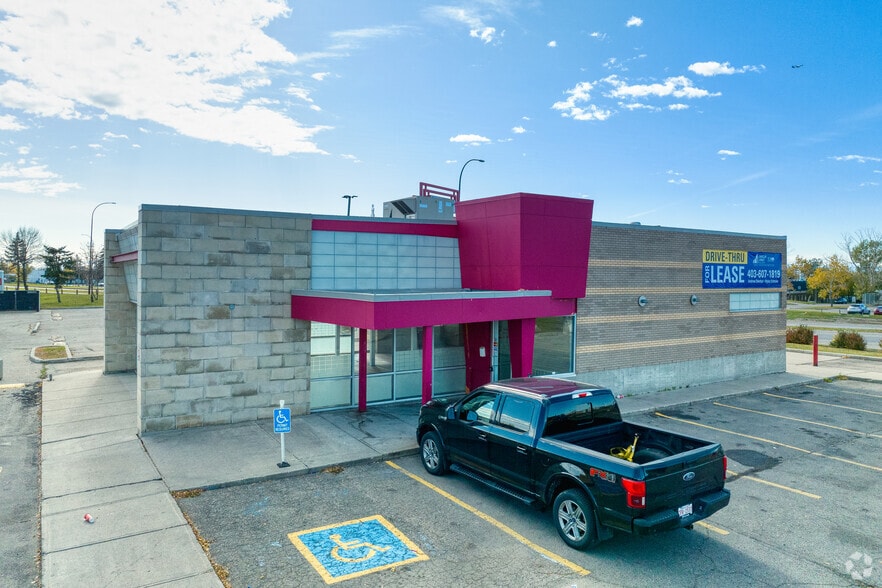 More Photos Of 3619 SE 61st Ave, Calgary Unknown For Lease