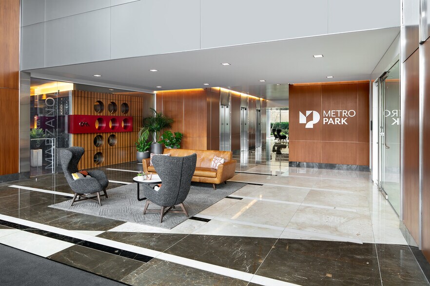 More Photos Of 6361 Walker Ln, Alexandria Office For Lease