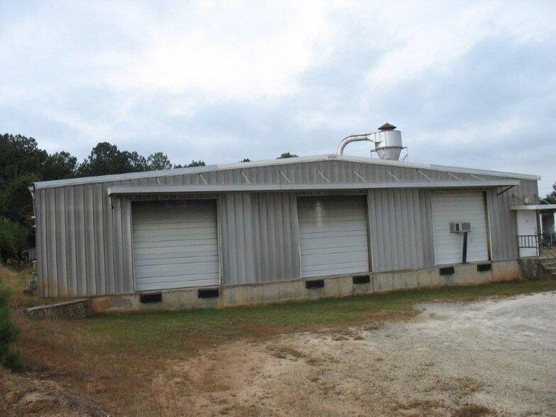 More Photos Of 2569 Stone Mountain Lithonia Rd, Lithonia Warehouse For Lease