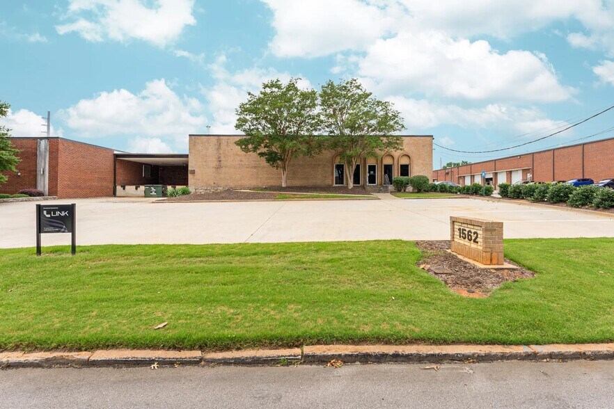 More Photos Of 1562 Litton Dr, Stone Mountain Warehouse For Lease