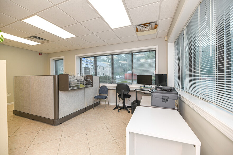 More Photos Of 106 Tyngsboro Rd, North Chelmsford Fast Food For Sale